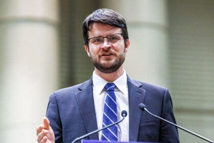 Dems boost convicted radical-left candidate, reigniting tensions inside the party